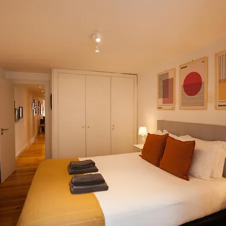 The Day Tripper At Chiado *