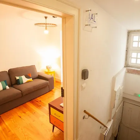 The Day Tripper At Chiado * Лісабон