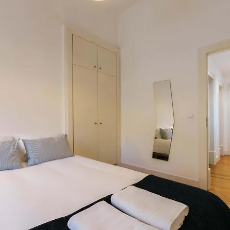 Apartment The Day Tripper At Chiado Lisbon