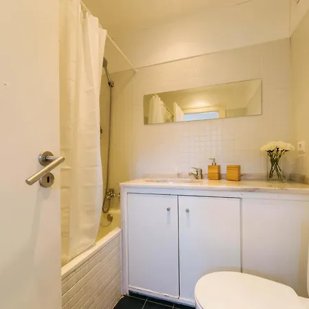 Apartment The Day Tripper At Chiado Lisbon