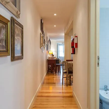 The Day Tripper At Chiado Apartman