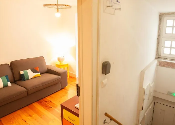 The Day Tripper At Chiado * Lissabon